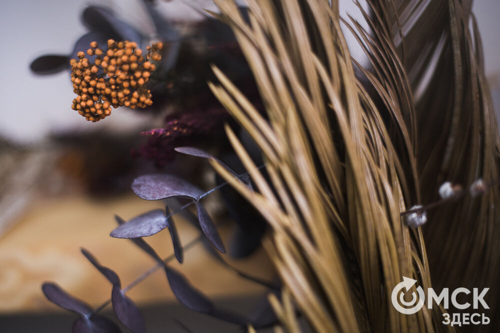 В Омске развивается необычное направление флористики - стабилизированные цветы. Фото: Илья Петров