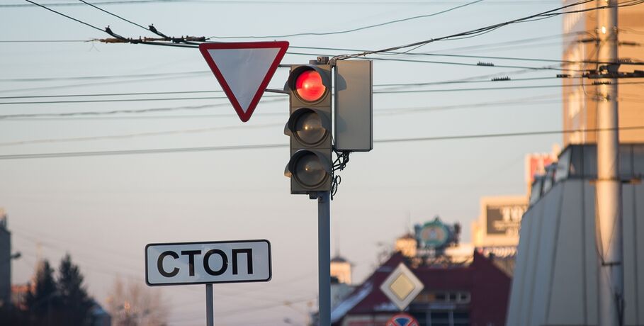Искусственный интеллект возьмёт под контроль трафик в центре Омска и на Левом берегу