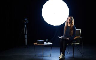 Яркая и вдохновляющая. Поэтесса и певица Валентина Шунтикова о своей жизни Яркая и вдохновляющая. Поэтесса и певица Валентина Шунтикова о своей жизни