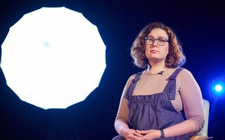 "Многие никогда не возьмут в руки". Ксения Белодедова о книге про тех, кто пережил онкологию "Многие никогда не возьмут в руки". Ксения Белодедова о книге про тех, кто пережил онкологию