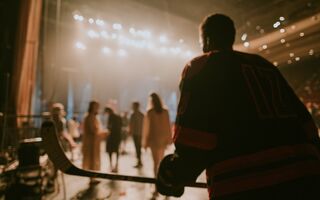 Хоккейный поединок Культурных столиц России готовят в Омске Хоккейный поединок Культурных столиц России готовят в Омске