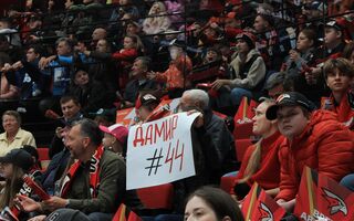 Капитан омского "Авангарда" Дамир Шарипзянов отмечает 30-летие Капитан омского "Авангарда" Дамир Шарипзянов отмечает 30-летие