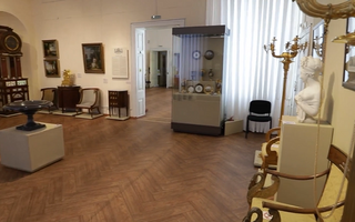 Энциклопедия красоты и истории: кто привёз в омский музей вещи царской семьи Энциклопедия красоты и истории: кто привёз в омский музей вещи царской семьи