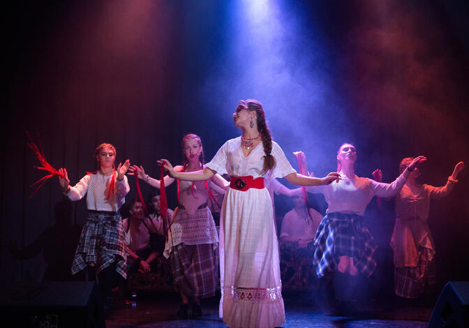 "Всё, что случится, - предрешено": мюзикл "Яга" летит в Омск "Всё, что случится, - предрешено": мюзикл "Яга" летит в Омск