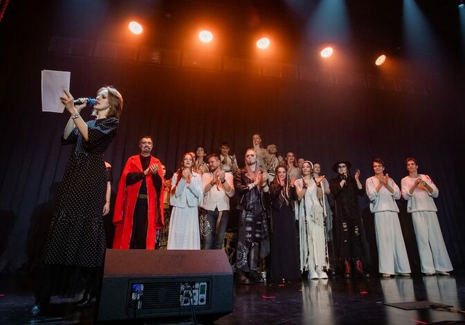 "Мы решаем всё буквально двумя лестницами и красной нитью" "Мы решаем всё буквально двумя лестницами и красной нитью"