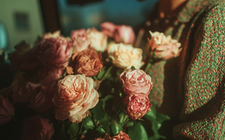 Сколько роз нужно для счастья: цветочная математика женской души Сколько роз нужно для счастья: цветочная математика женской души