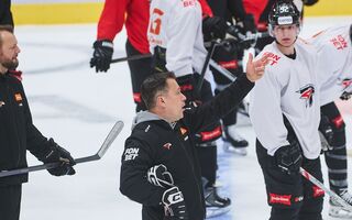 "Это наш стиль, мы от него отходить не будем". Омский "Авангард" в шаге от первого матча плей-офф "Это наш стиль, мы от него отходить не будем". Омский "Авангард" в шаге от первого матча плей-офф