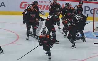 Рекорды клуба, камбэк Маклауда и неудержимый Шарипзянов: каким запомнится регулярный сезон "Авангарда" Рекорды клуба, камбэк Маклауда и неудержимый Шарипзянов: каким запомнится регулярный сезон "Авангарда"