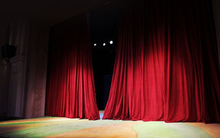 Итальянские интриги в серьёзной комедии. В Омске покажут, как празднуют Рождество в Неаполе Итальянские интриги в серьёзной комедии. В Омске покажут, как празднуют Рождество в Неаполе