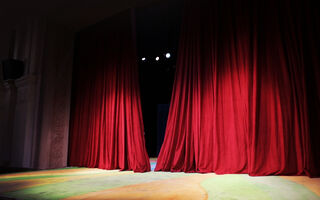 "Театральный поезд" привезёт в Омск "Даму с собачкой" из Новосибирска "Театральный поезд" привезёт в Омск "Даму с собачкой" из Новосибирска