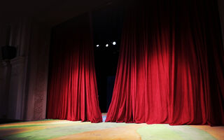 Сказки от драматических актёров и мастер-класс от кукольников. Ходим на "неспектакли" Сказки от драматических актёров и мастер-класс от кукольников. Ходим на "неспектакли"