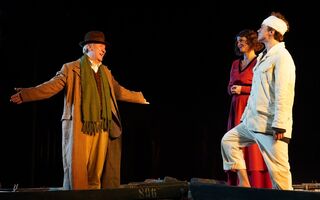 Лодки и пуды любви. "Чайка" Льва Додина приземлится в Омске Лодки и пуды любви. "Чайка" Льва Додина приземлится в Омске