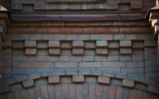 Кирпичная классика. В Омске настояли на ремонте офицерского клуба начала XX века Кирпичная классика. В Омске настояли на ремонте офицерского клуба начала XX века