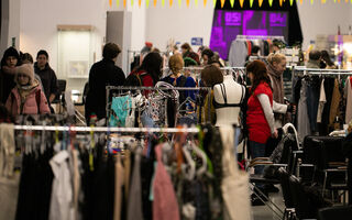 Поделиться, а не выбросить: фестиваль "Гаражка" поможет омичам расхламиться Поделиться, а не выбросить: фестиваль "Гаражка" поможет омичам расхламиться