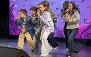 "Зацепить за три секунды". Как омский ансамбль дошёл до финала "Детской Новой волны" "Зацепить за три секунды". Как омский ансамбль дошёл до финала "Детской Новой волны"