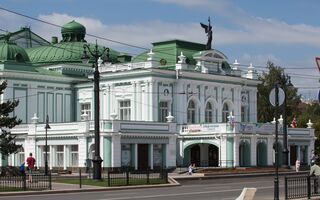 С экранов ТВ на омскую сцену. Актёры из Санкт-Петербурга везут в Культурную столицу два спектакля С экранов ТВ на омскую сцену. Актёры из Санкт-Петербурга везут в Культурную столицу два спектакля