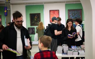 Книги как искусство: в Омске проходит гаражка МИФа Книги как искусство: в Омске проходит гаражка МИФа