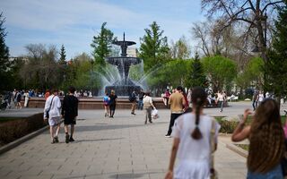 Первомай в Омске наполнился шумом городских фонтанов Первомай в Омске наполнился шумом городских фонтанов