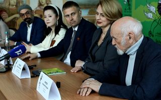 "Мы встретились в Омске большой кукольной семьёй". Открылся восьмой фестиваль "В гостях у "Арлекина" "Мы встретились в Омске большой кукольной семьёй". Открылся восьмой фестиваль "В гостях у "Арлекина"
