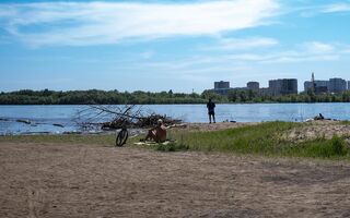 Полуострова "Зелёного острова". Парк и пляж в Омске временно скрылись под водой Полуострова "Зелёного острова". Парк и пляж в Омске временно скрылись под водой