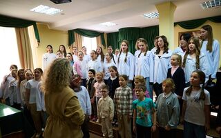 "Хор - это моё". Primavera репетирует номера для джукбокс-мюзикла "Дунаевские. Двойной портрет" "Хор - это моё". Primavera репетирует номера для джукбокс-мюзикла "Дунаевские. Двойной портрет"