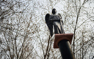 "Смерть, которая стала нашей жизнью". Семья из Омска занимается оцифровкой захоронений на омских кладбищах "Смерть, которая стала нашей жизнью". Семья из Омска занимается оцифровкой захоронений на омских кладбищах